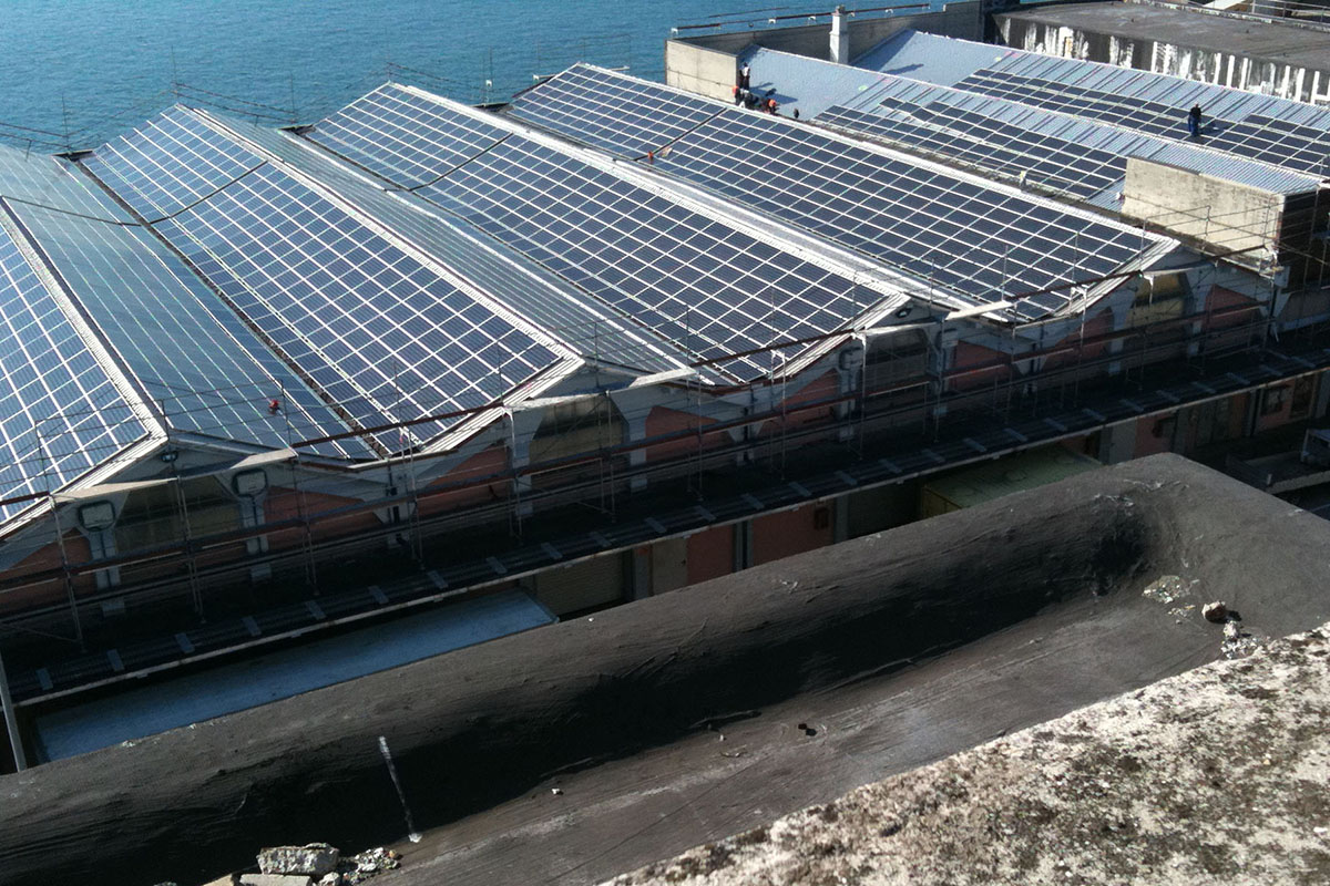 2010 • Impianto fotovoltaico 9,6 MW su tetto