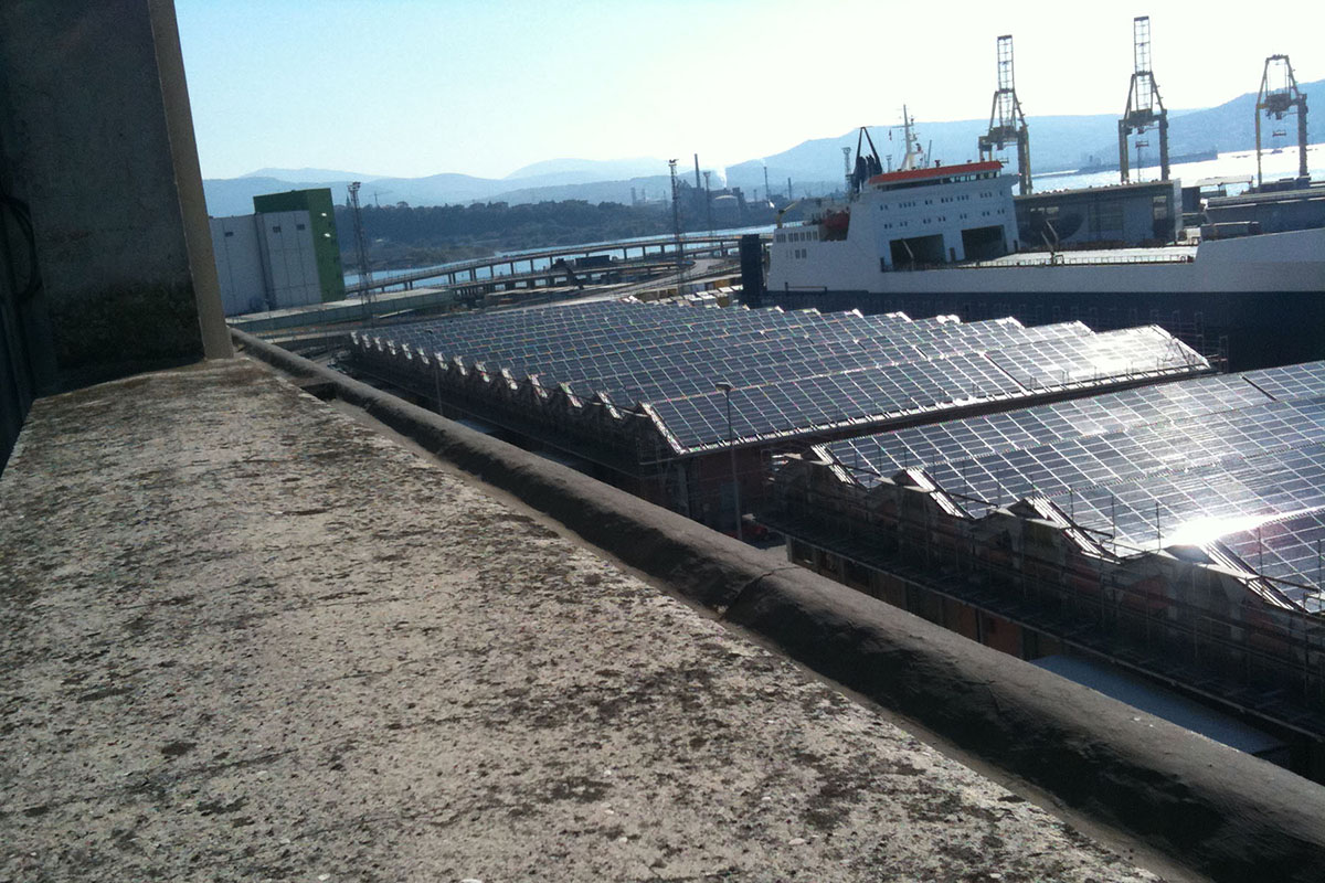 2010 • Impianto fotovoltaico 9,6 MW su tetto